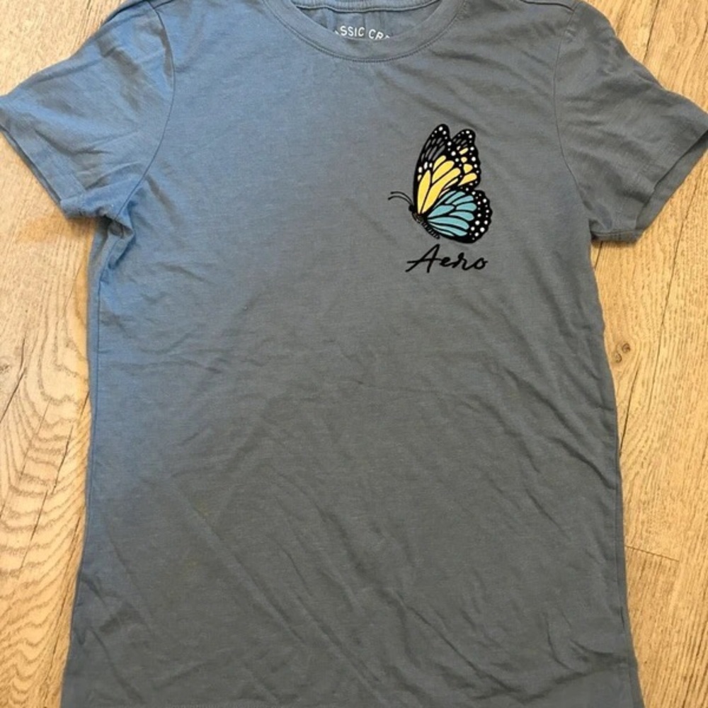 Aeropostale Gray T-Shirt with Butterfly Design